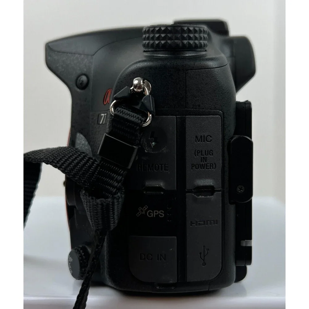 Sony Alpha A77 SLT-A77 24.3MP Digital SLT Camera Lot Photography Batteries